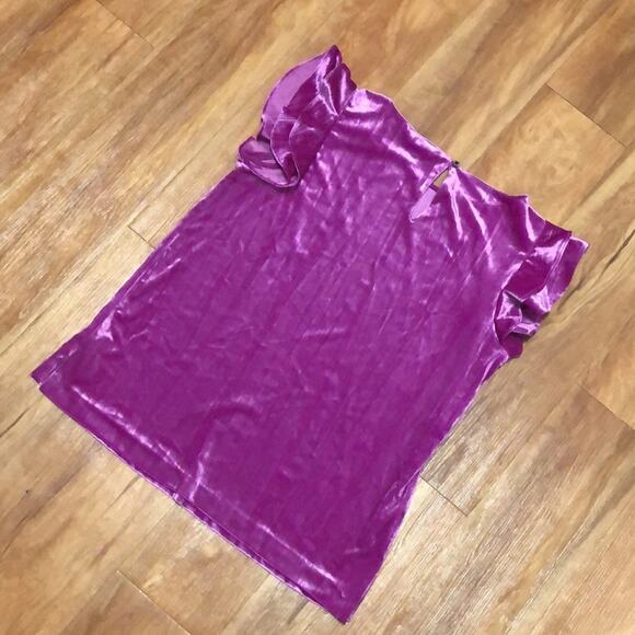 NWOT Ellen Tracy Fuchsia Crushed Velvet Flutter Sleeve Blouse Size Small - Picture 3 of 10